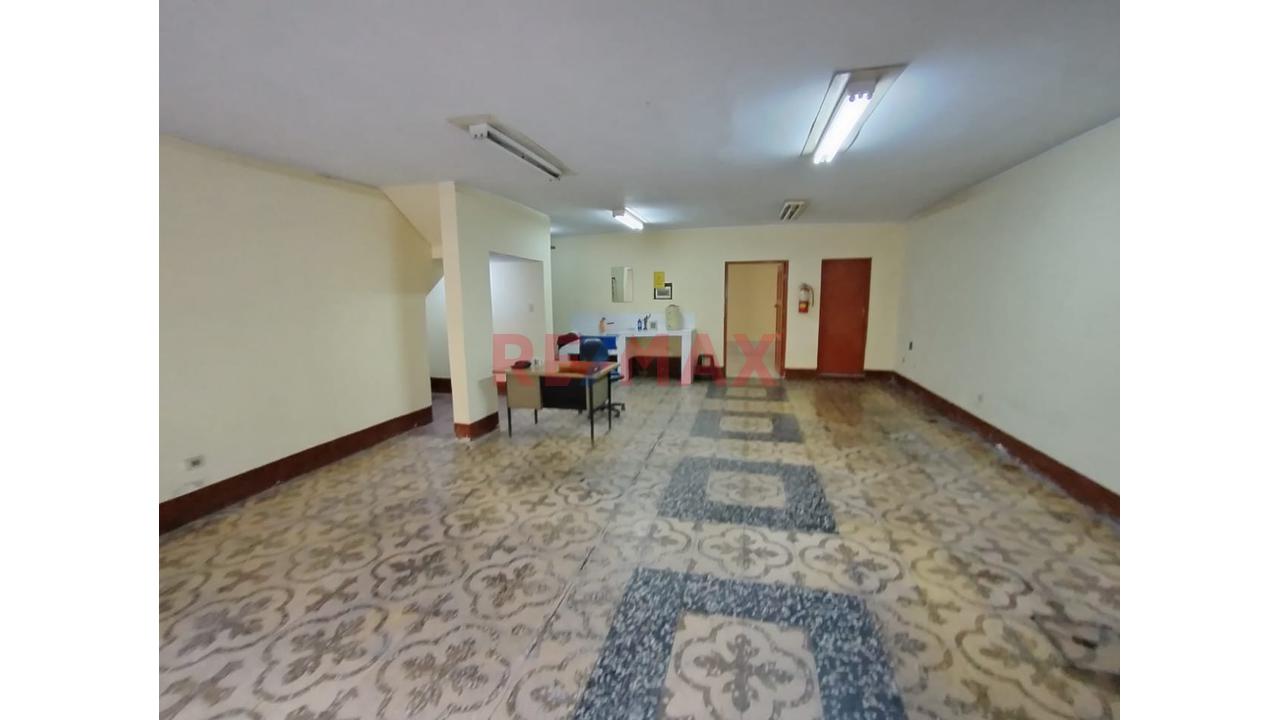 🏡 ¡Local Comercial Espacioso! 151 Mts² En El Agustino - 8