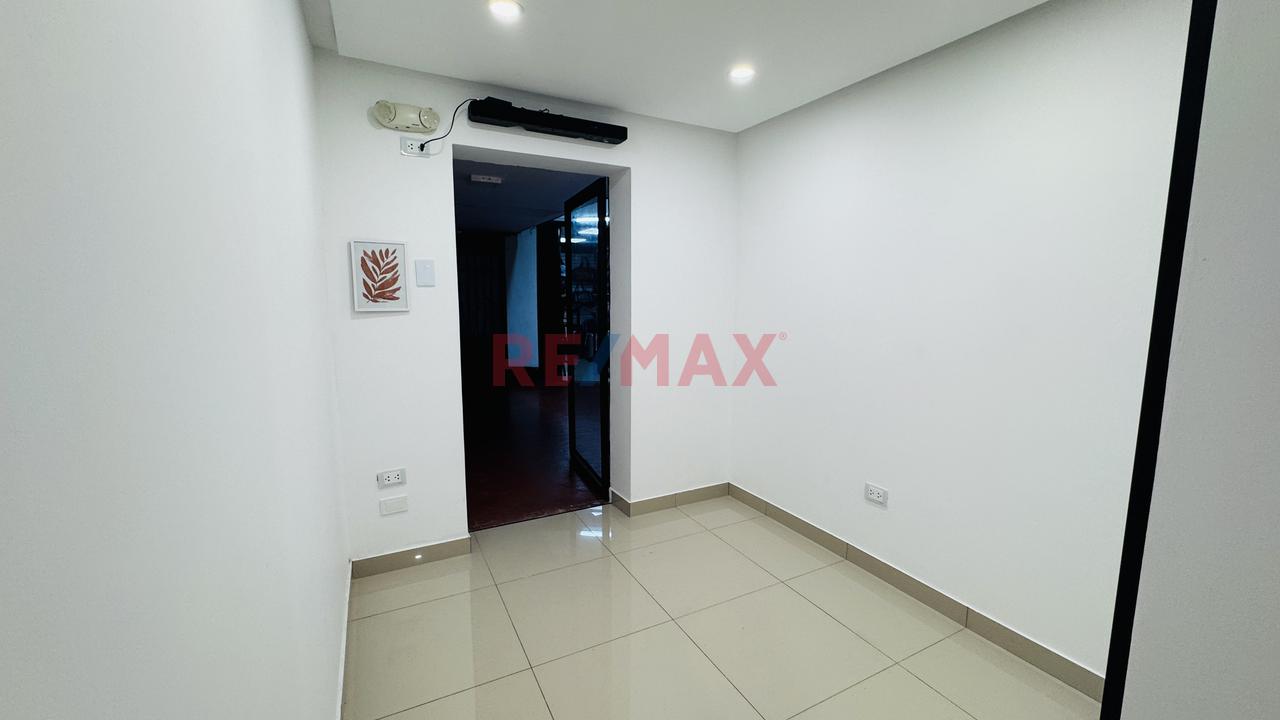 Amplio Local comercial ubicado en Miraflores Amplio Local comercial ubicado en Miraflores