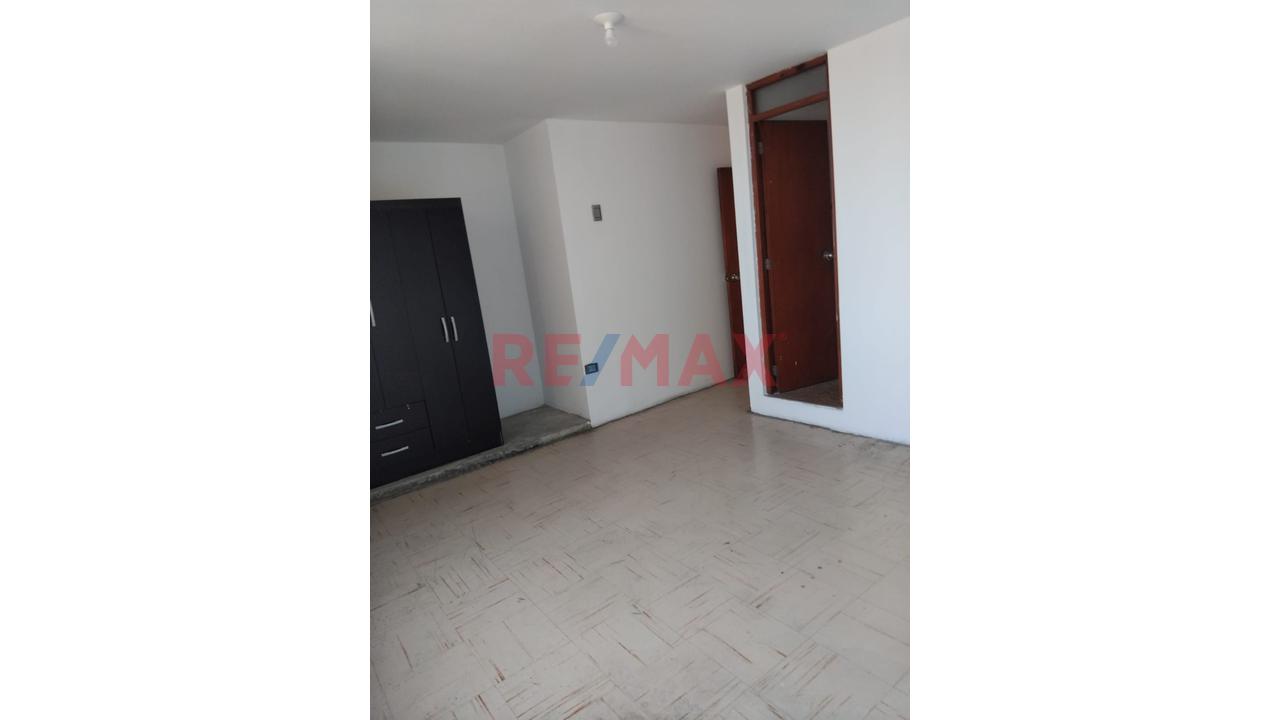 Departamento 2Do Piso En El Agustino - 5