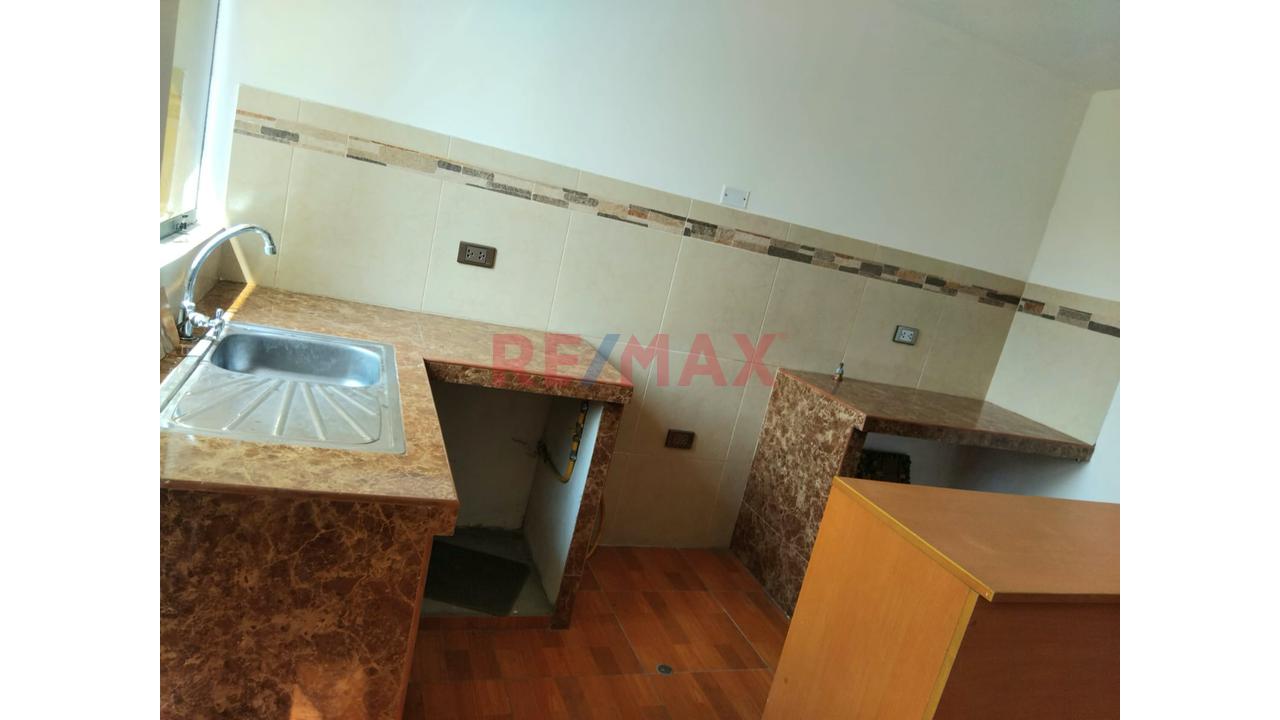 Departamento 2Do Piso En El Agustino - 6