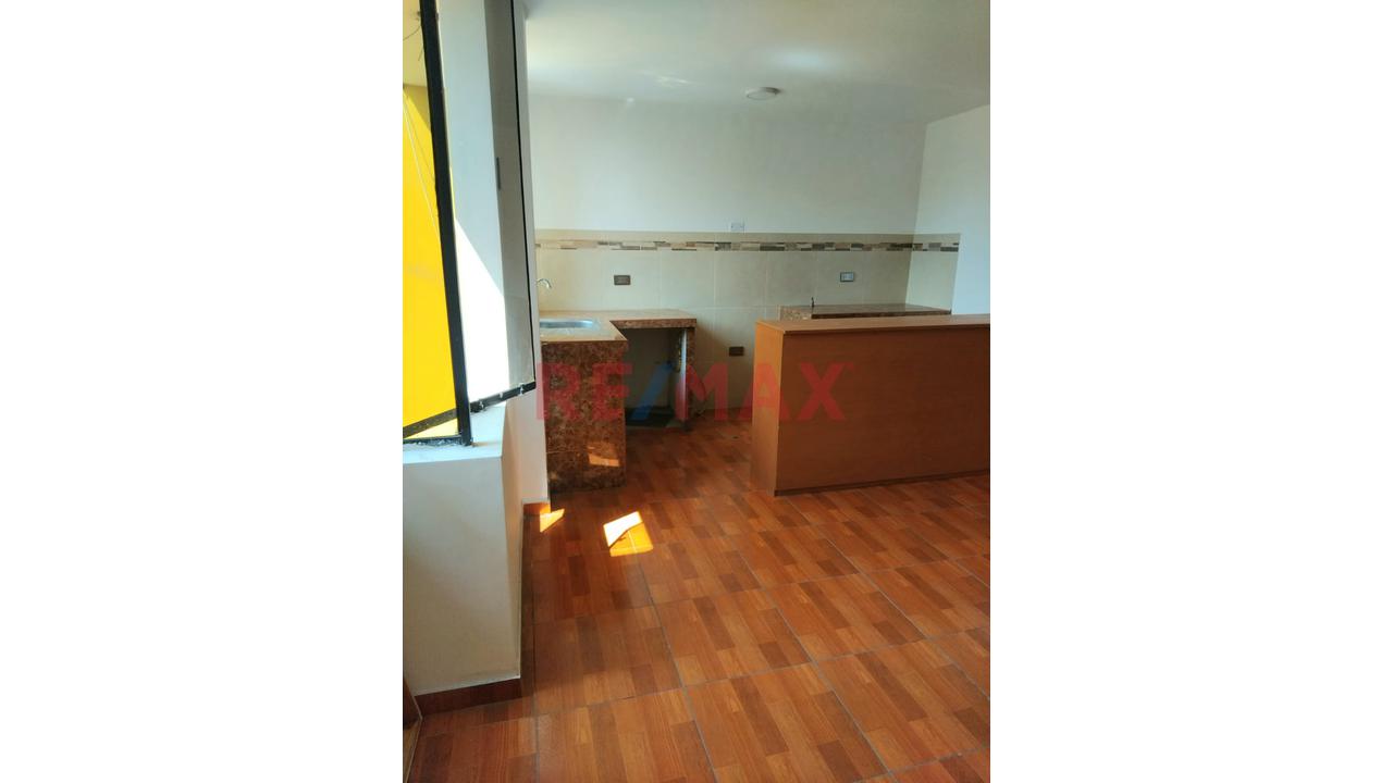 Departamento 2Do Piso En El Agustino - 8