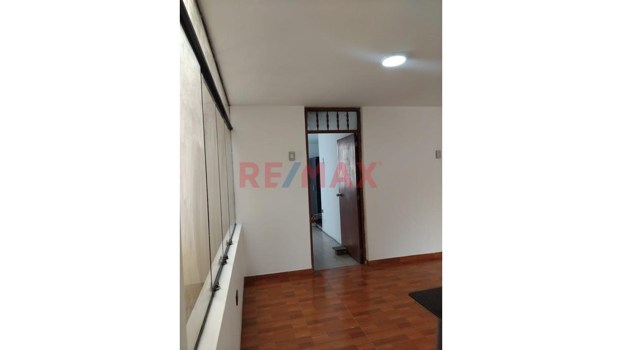 Departamento 2Do Piso En El Agustino - 9