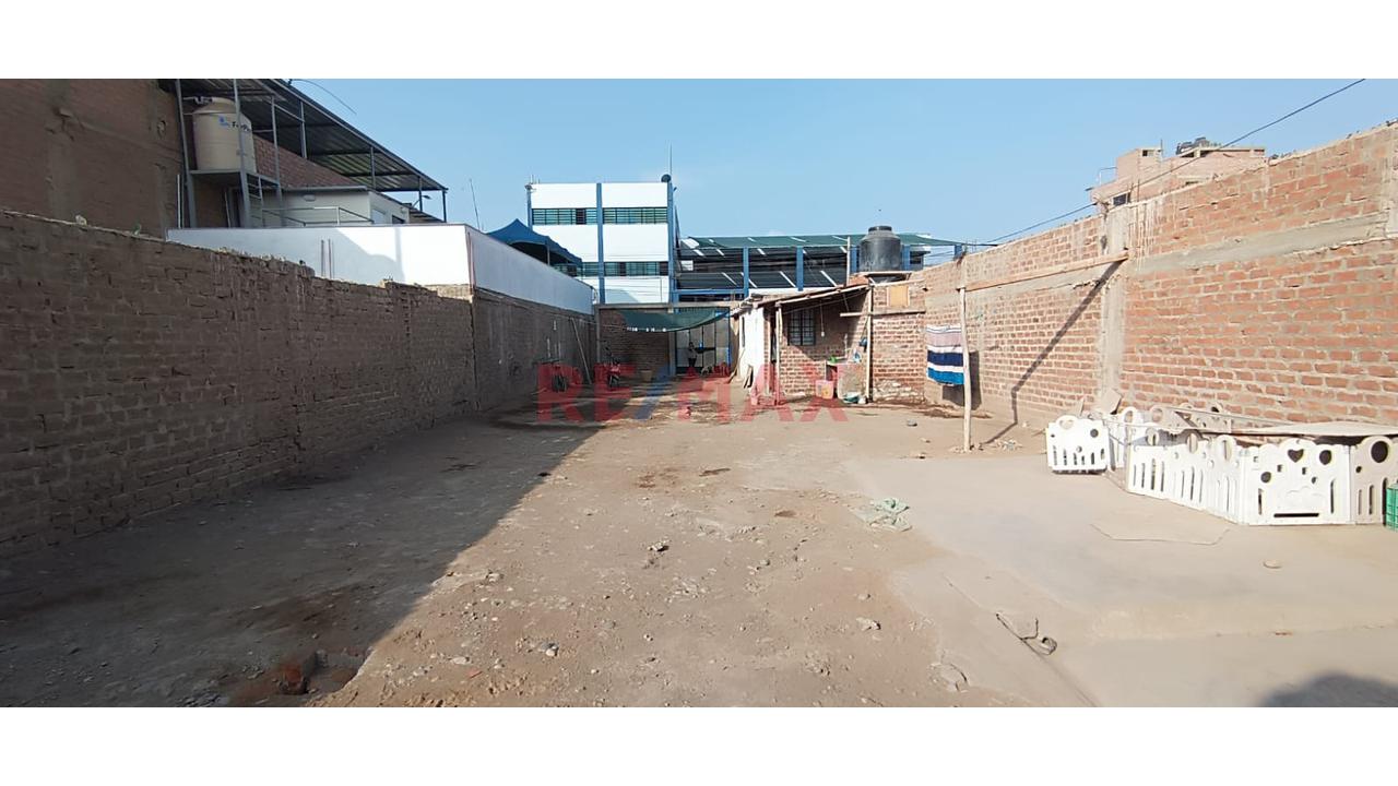 Terreno Urbano Con Dos Frentes En Huaral - 1