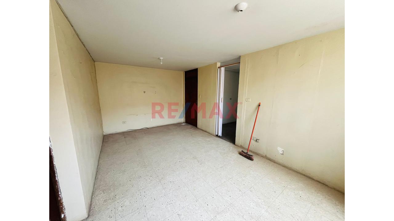 Vendo Departamento Bien Ubicado En Ciudad Del Deporte - Ventanilla !!! - 3