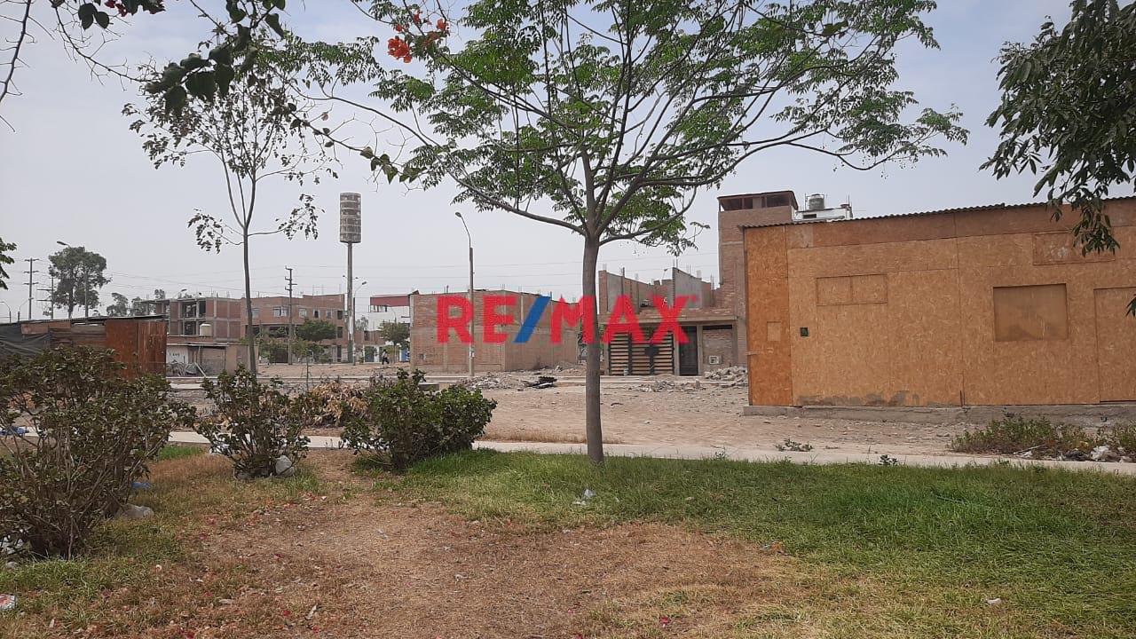 Vendo Terreno Frente A Parque  Y Calle,  Urb. Santa Maria Carabayllo