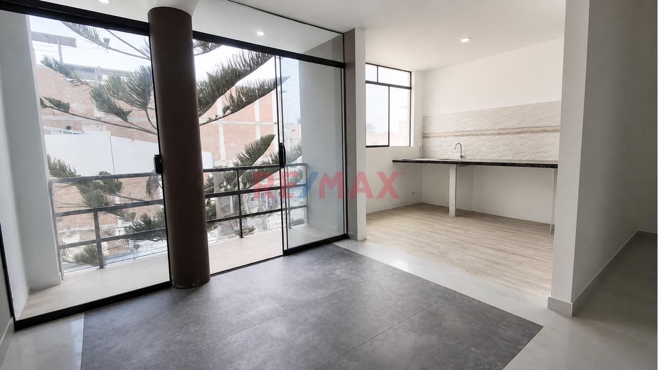 Venta Casa De 3 Pisos En Lambayeque - 8