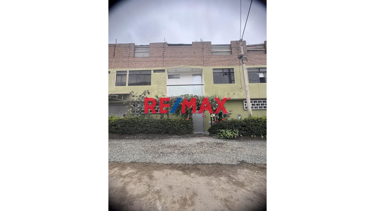 En Venta Casa En Esquina Pachacamac - 1