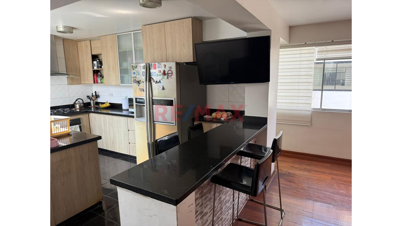 🏡 ¡Exclusivo Departamento En Venta En San Borja Con Aires Y Estacionamiento! — foto 2