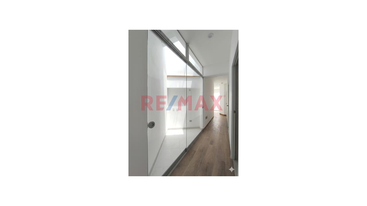 Exclusivo Departamento En Primer Piso Elevado Con Patio/Terraza — foto 9