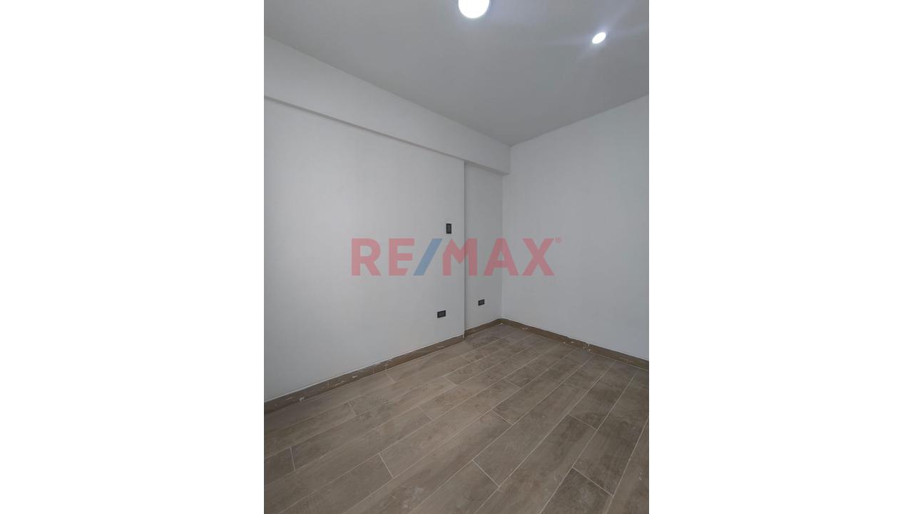 Exclusivo Departamento En Primer Piso Elevado Con Patio/Terraza — foto 14