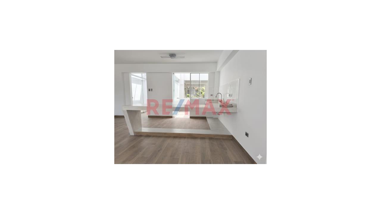 Exclusivo Departamento En Primer Piso Elevado Con Patio/Terraza — foto 4