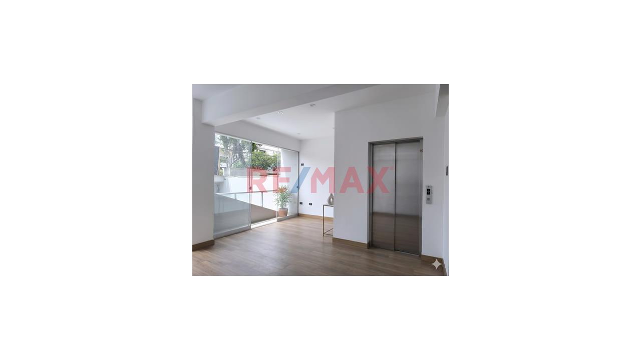 Exclusivo Departamento En Primer Piso Elevado Con Patio/Terraza — foto 5