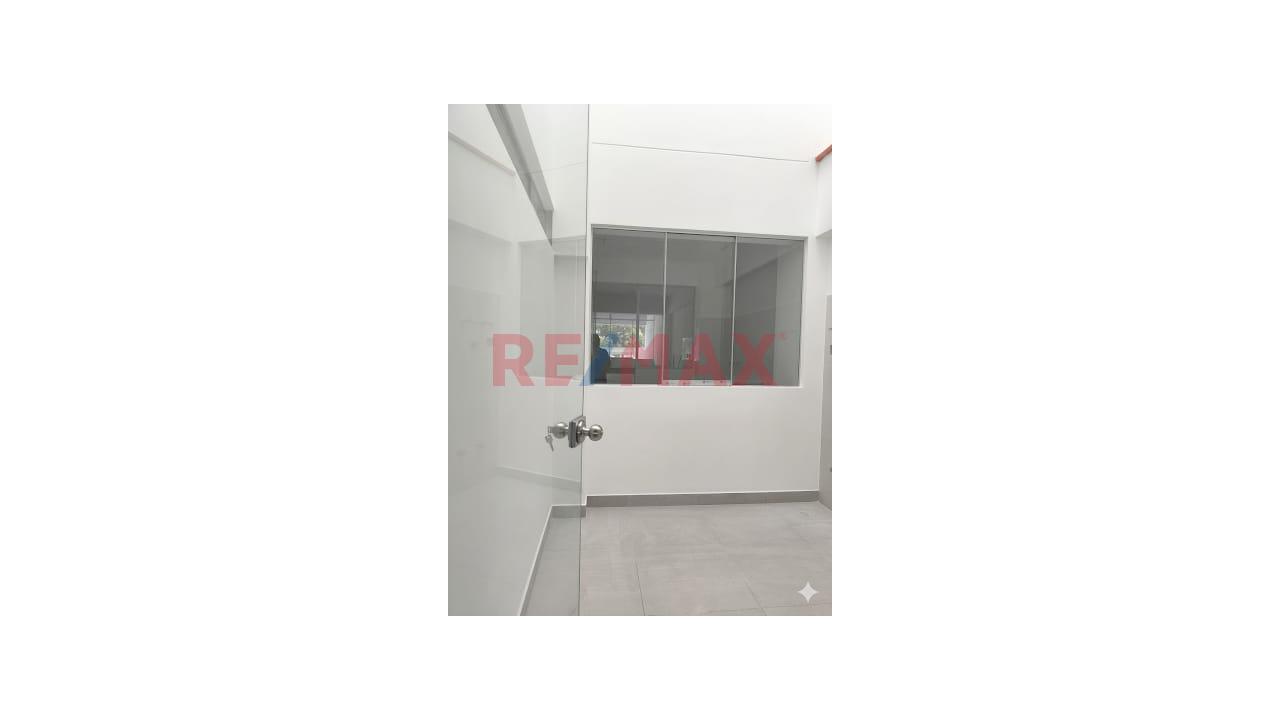 Exclusivo Departamento En Primer Piso Elevado Con Patio/Terraza — foto 7