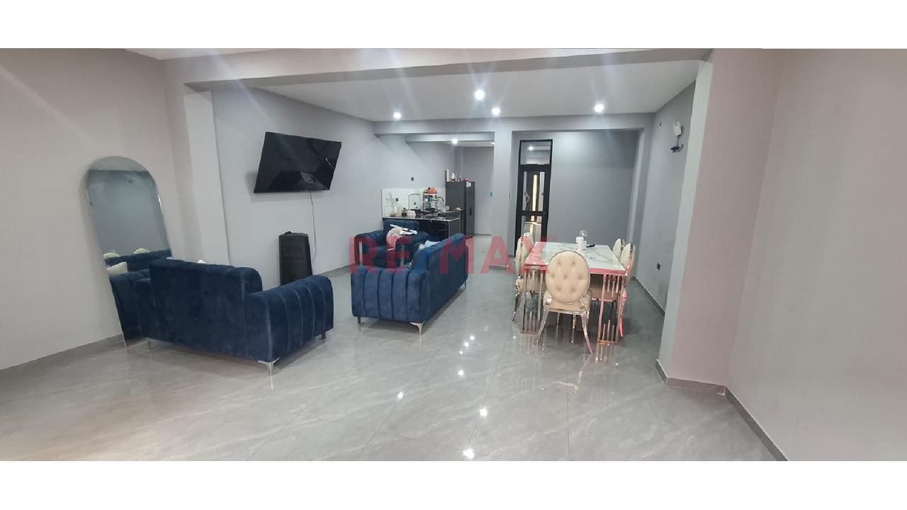 Ocasion Linda Casa De Dos Pisos A 3 Cuadras Del Mall De Sjl — foto 2