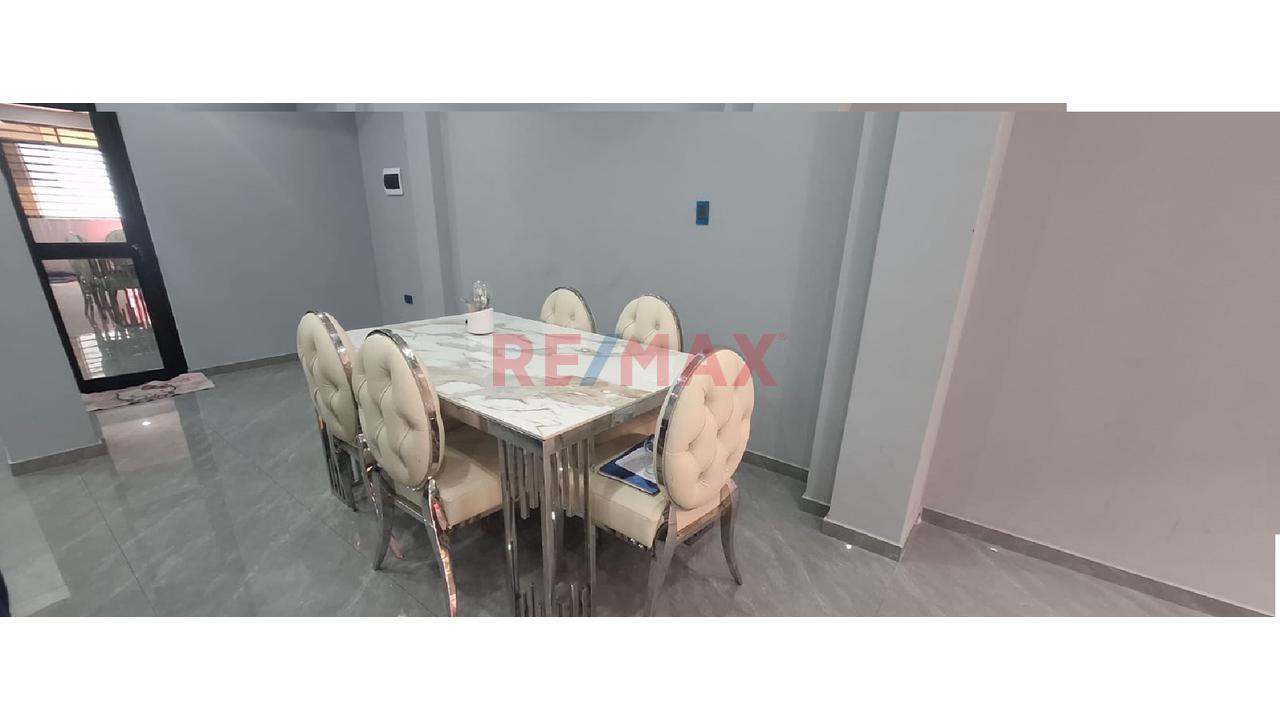 Ocasion Linda Casa De Dos Pisos A 3 Cuadras Del Mall De Sjl — foto 6