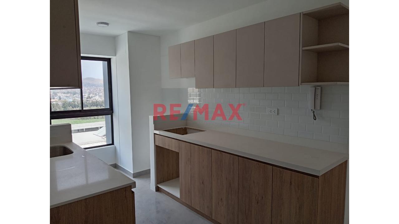 Departamento En Alquiler En Av Bolognesi — foto 5