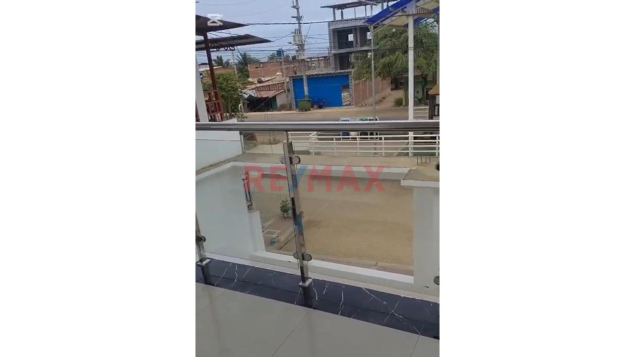 Se Vende Casa De Playa Con Balcon Amplio Y Vista Al Mar En Zorritos - 6