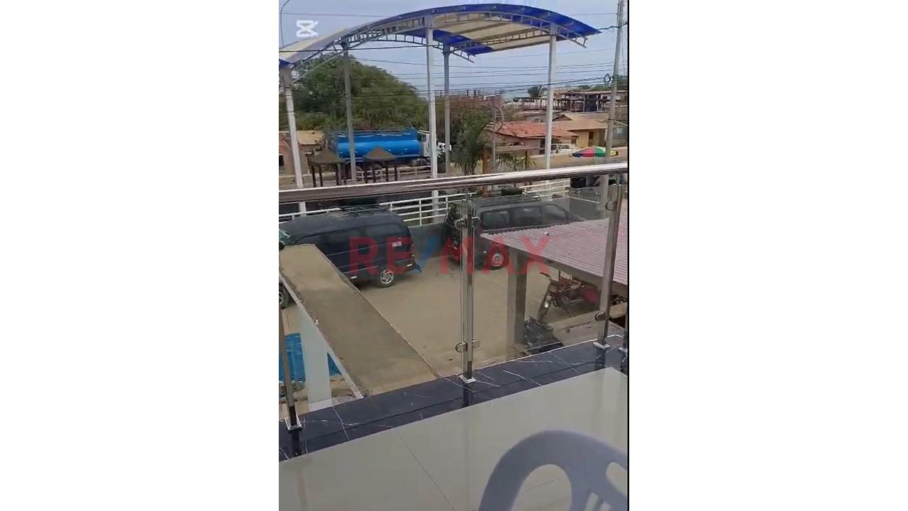 Se Vende Casa De Playa Con Balcon Amplio Y Vista Al Mar En Zorritos - 5