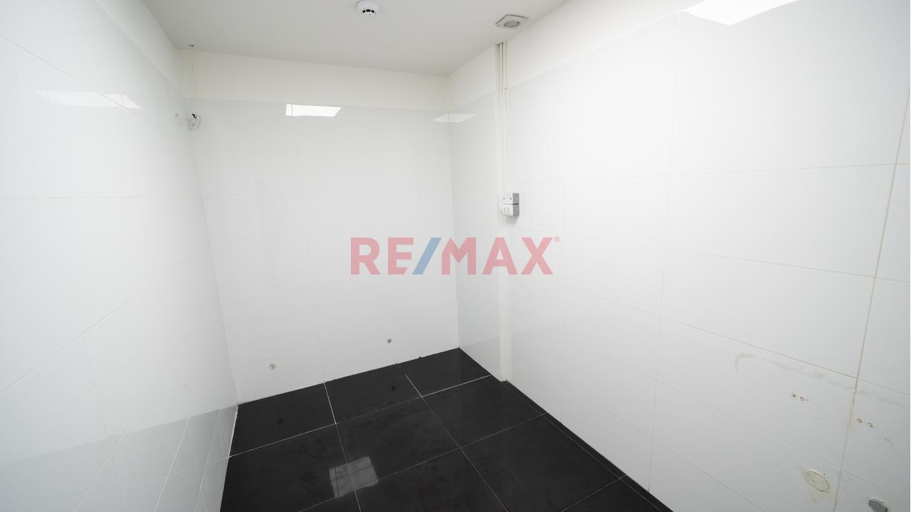 Exclusivo Local Comercial De Estreno | La Calera, Surquillo - Límite Con San Borja - 12