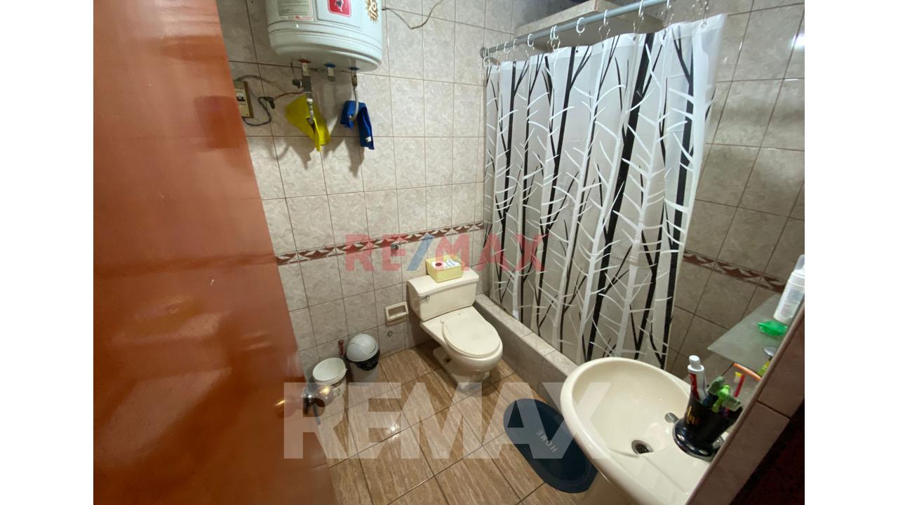 ¡Gran Oportunidad Comercial Y Residencial En Los Olivos! Local De 2 Pisos En Excelente Ubicación - 17