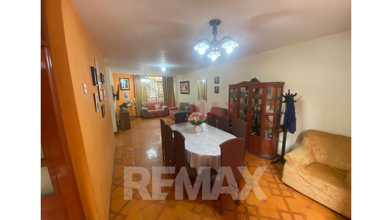 ¡Gran Oportunidad Comercial Y Residencial En Los Olivos! Local De 2 Pisos En Excelente Ubicación - 6