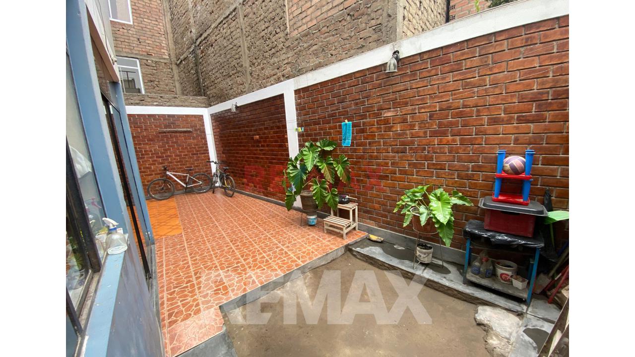 ¡Gran Oportunidad Comercial Y Residencial En Los Olivos! Local De 2 Pisos En Excelente Ubicación - 8