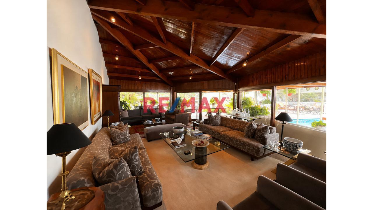 Venta De Exclusiva Casa En La Planicie - La Molina