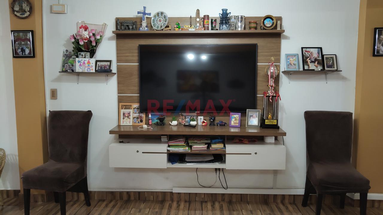 Casa de 10 dormitorios ubicado en Comas Casa de 10 dormitorios ubicado en Comas