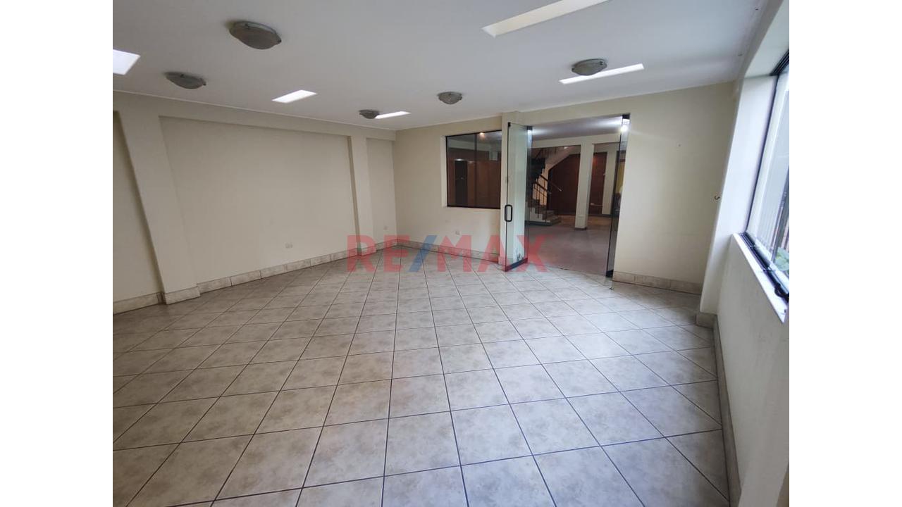 Alquiler De Casa Comercial O Edificio Para Oficinas En San Juan De Lurigancho - 7