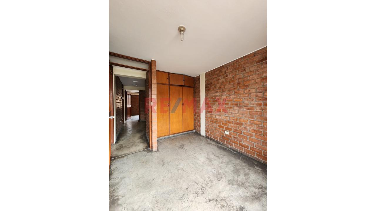 Alquiler De Casa Comercial O Edificio Para Oficinas En San Juan De Lurigancho - 9