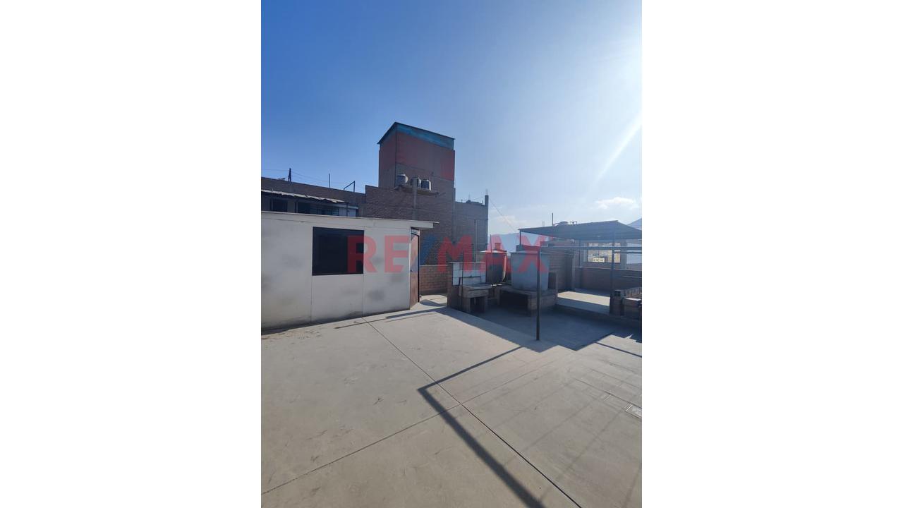 Alquiler De Casa Comercial O Edificio Para Oficinas En San Juan De Lurigancho - 16