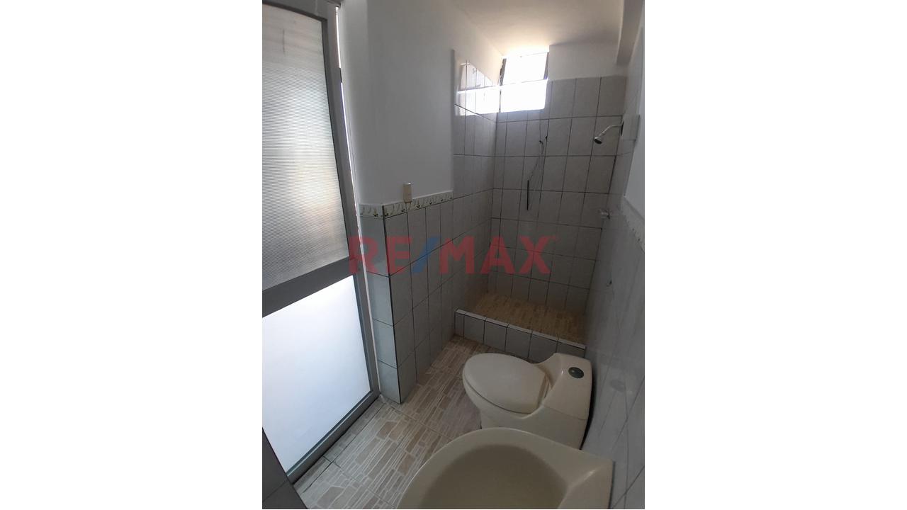 Se Alquila Cuarto Con Baño En Costa Azul - 3