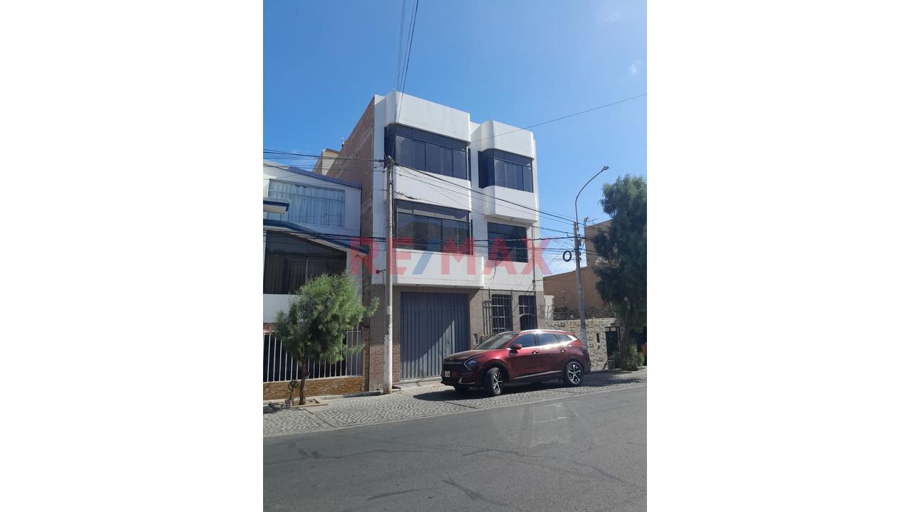 Se Alquila Cuarto Con Baño En Costa Azul