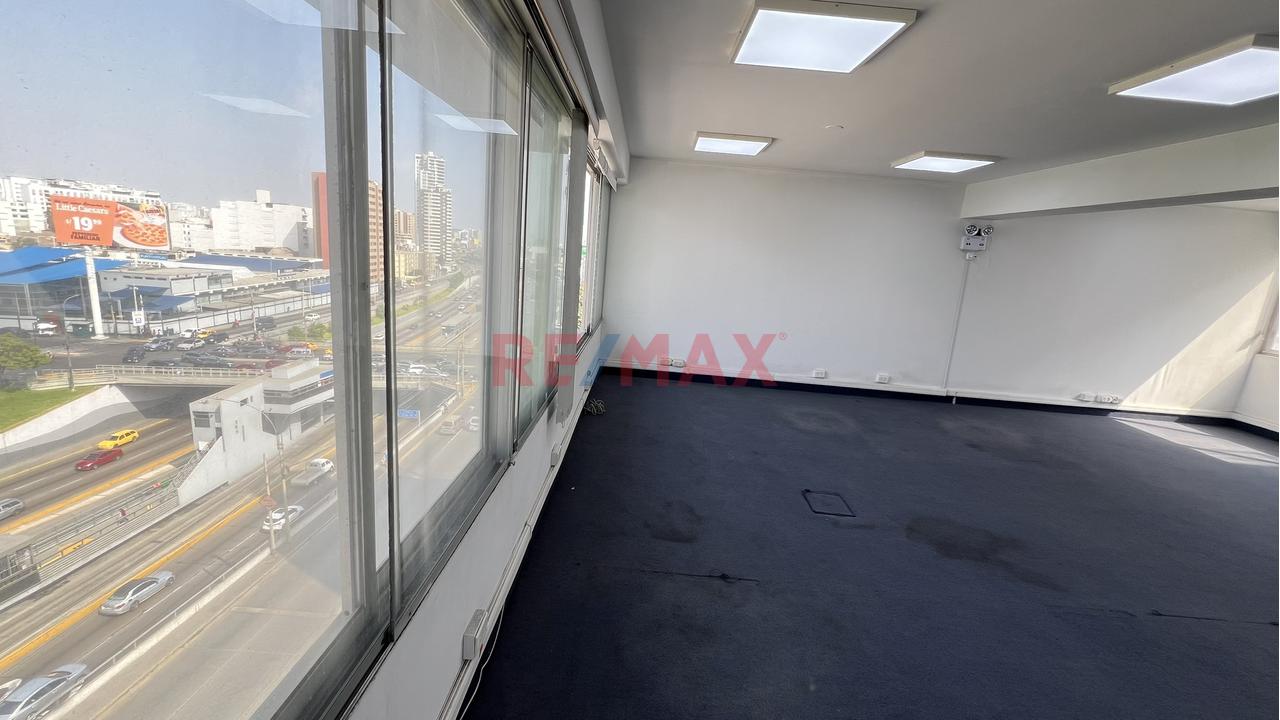🏢 ¡Oficina En Venta Con Vista Panorámica En Ubicación Estratégica De San Isidro! — foto 4