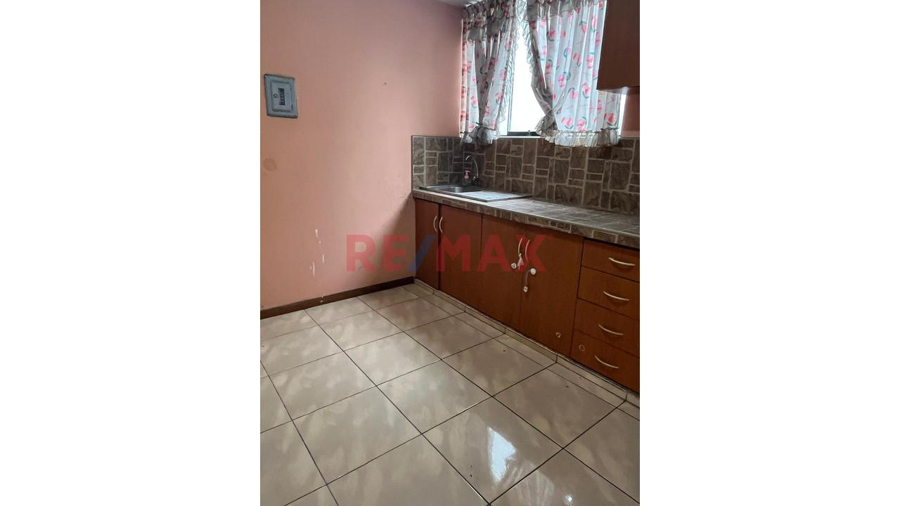 Bajo De Precio!  Venta De Departamento En Los Olivos — foto 5