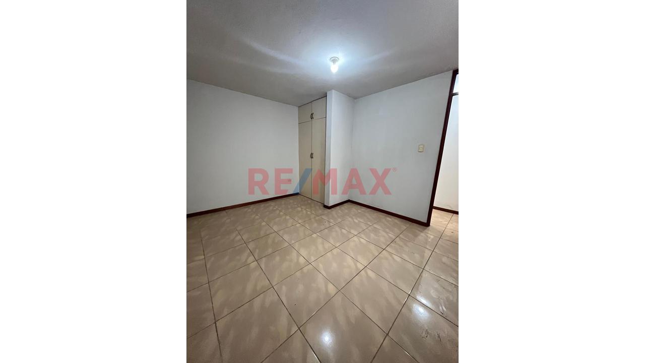 Bajo De Precio!  Venta De Departamento En Los Olivos — foto 9