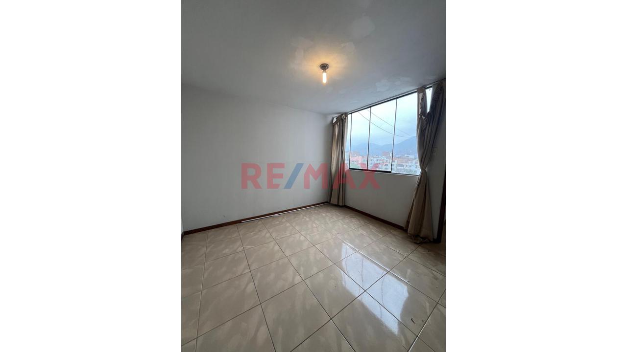 Bajo De Precio!  Venta De Departamento En Los Olivos — foto 11