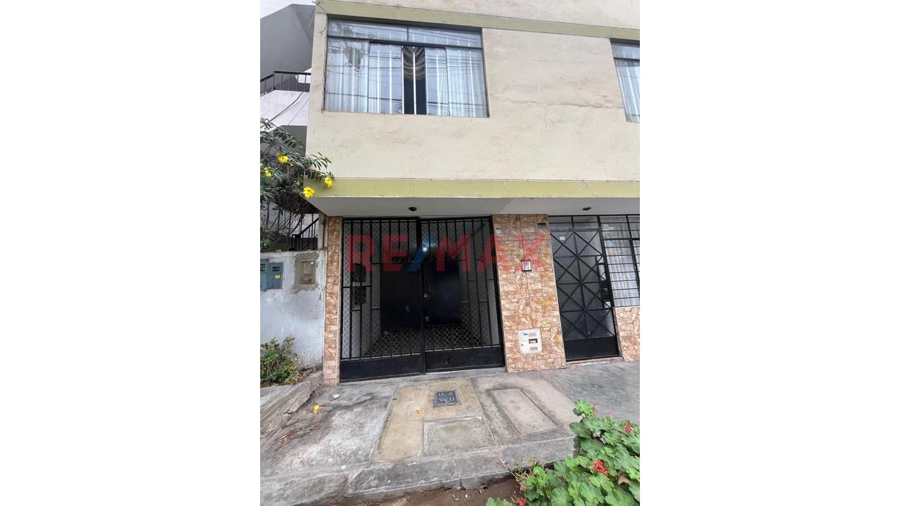 Bajo De Precio!  Venta De Departamento En Los Olivos — foto 2