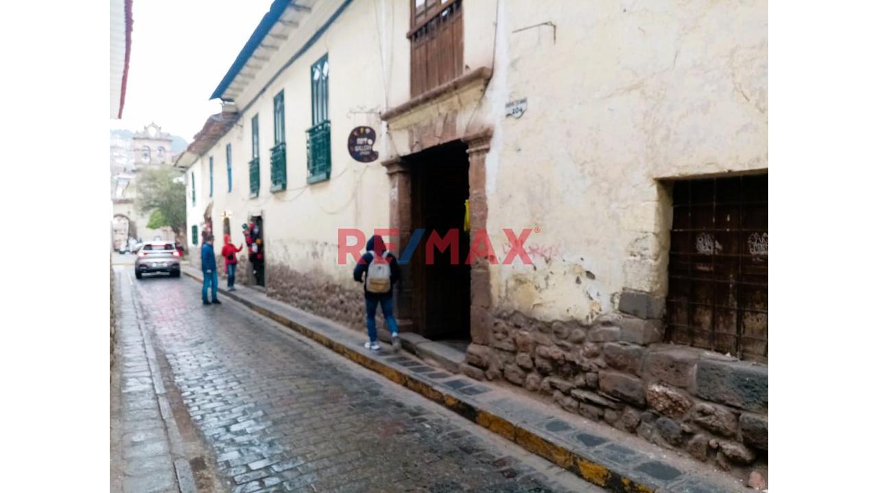 Propiedad Histórica En El Corazón Del Cusco A Solo 1 Cuadra De La Plaza De Armas De Cusco - 1