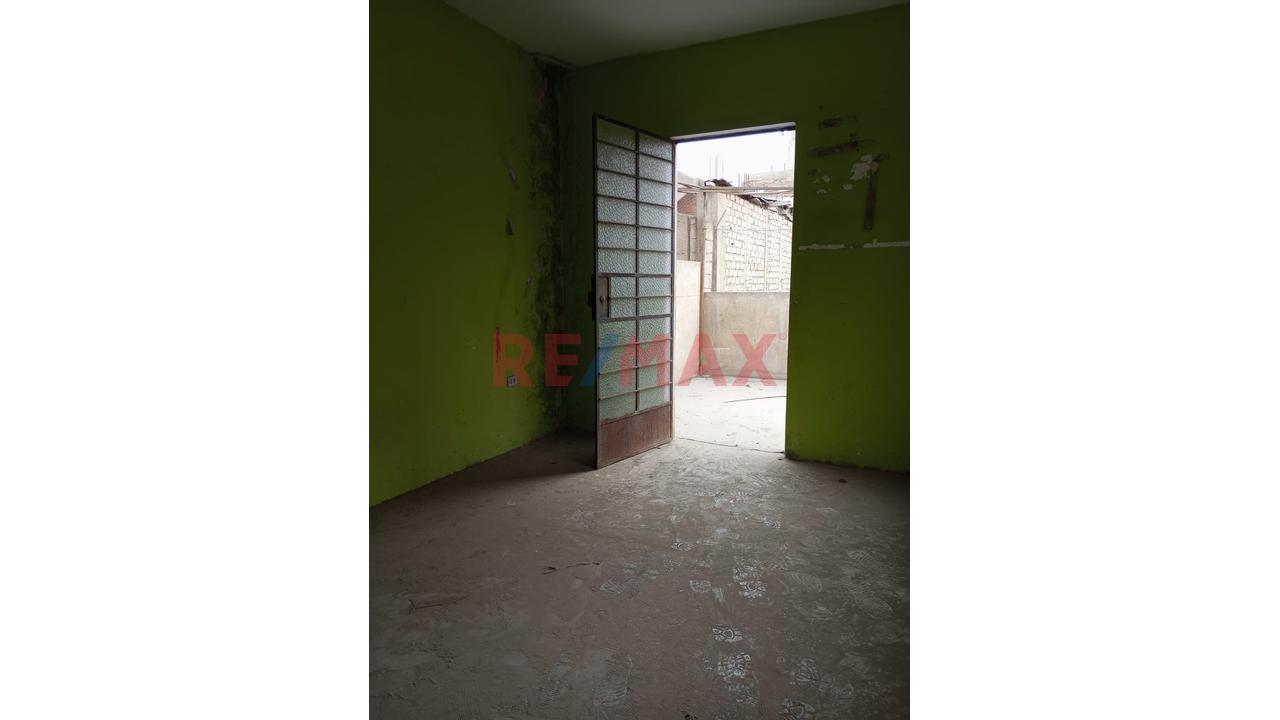 Venta De 2 Depas Contiguos - Ingreso Independiente En 2Do Piso - Av Puno Y Colmena En Comas - 2