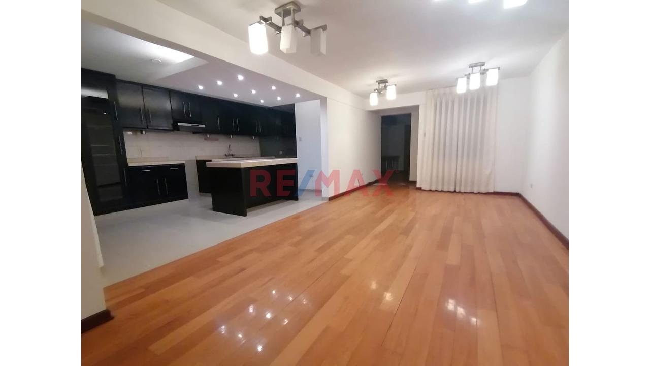 Venta De 3 Inmuebles: Departamento Exclusivo, Cochera Y Depósito Amplio De 2 Niveles En La Mejor Zona De Cusco – Urb. Santa Mónica!