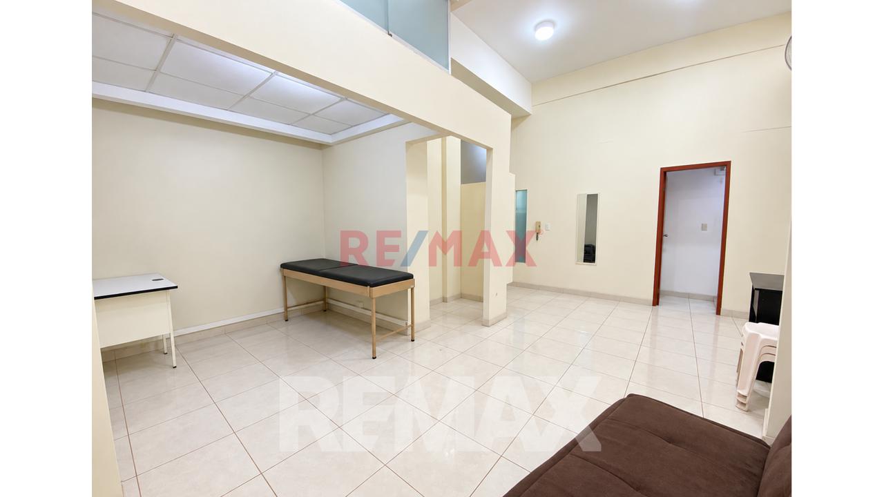 Venta De Oficina En Edificio En  Avenida Alfredo Benavides En  Miraflores — foto 5