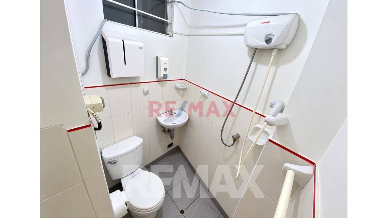 Venta De Oficina En Edificio En  Avenida Alfredo Benavides En  Miraflores — foto 12