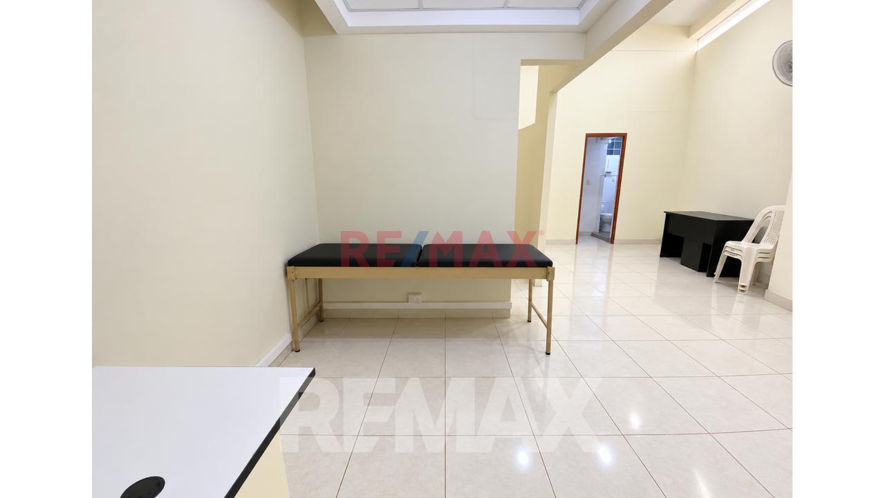 Venta De Oficina En Edificio En  Avenida Alfredo Benavides En  Miraflores — foto 6