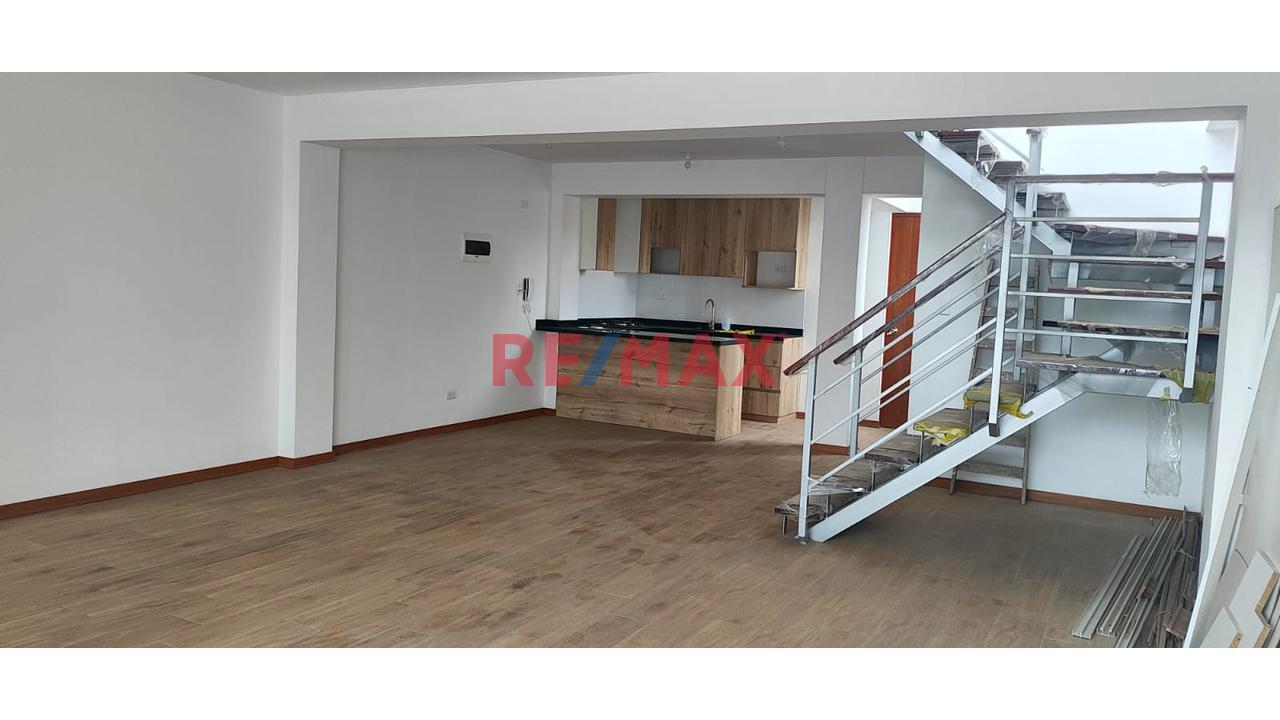 Se Vende Hermoso Duplex En Puente Piedra - 1