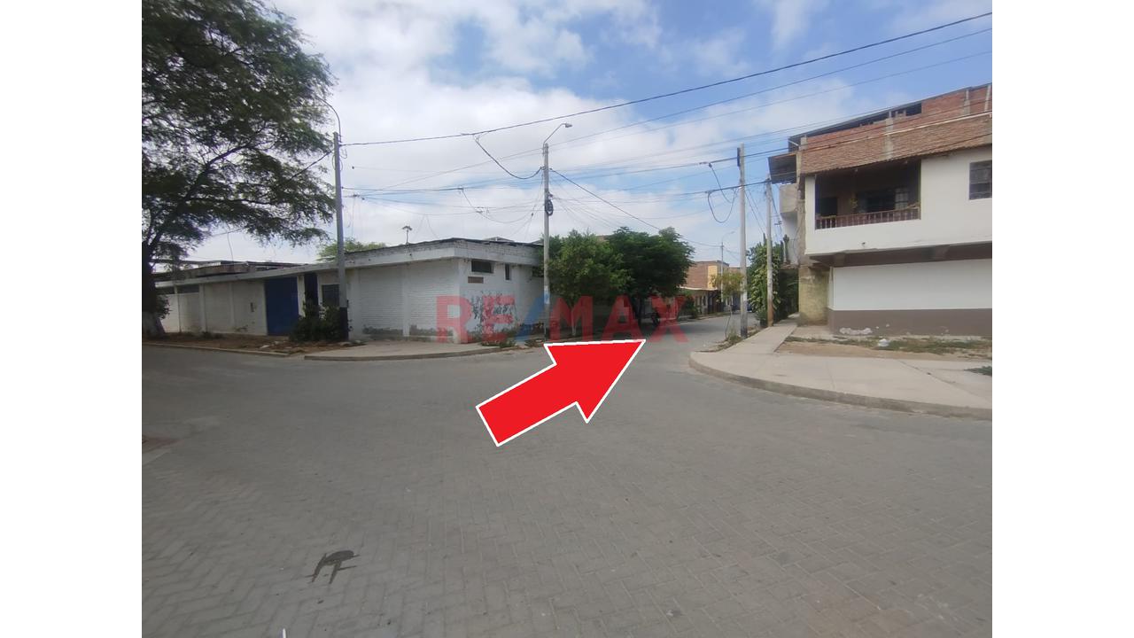 Se Vende Casa Como Terreno En Calle Bolivar Castilla - 2