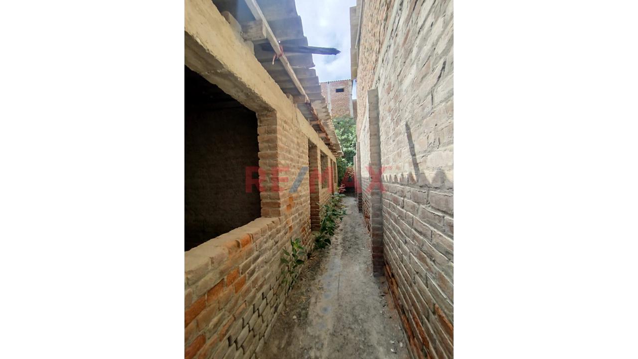 Se Vende Casa Como Terreno En Calle Bolivar Castilla - 12
