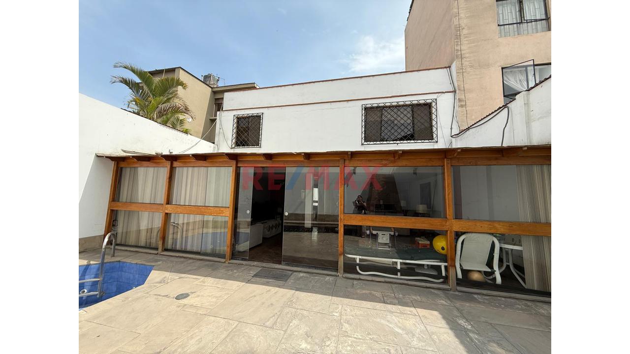 Casa Exclusiva En Barranco Límite Miraflores Y Surco — Ubicación Estratégica Y Espacios Premiun — foto 15