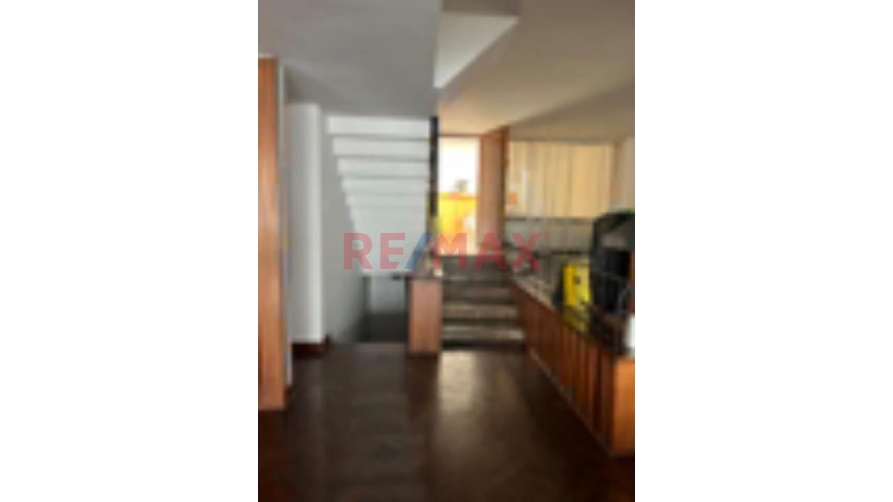 Casa Exclusiva En Barranco Límite Miraflores Y Surco — Ubicación Estratégica Y Espacios Premiun — foto 13