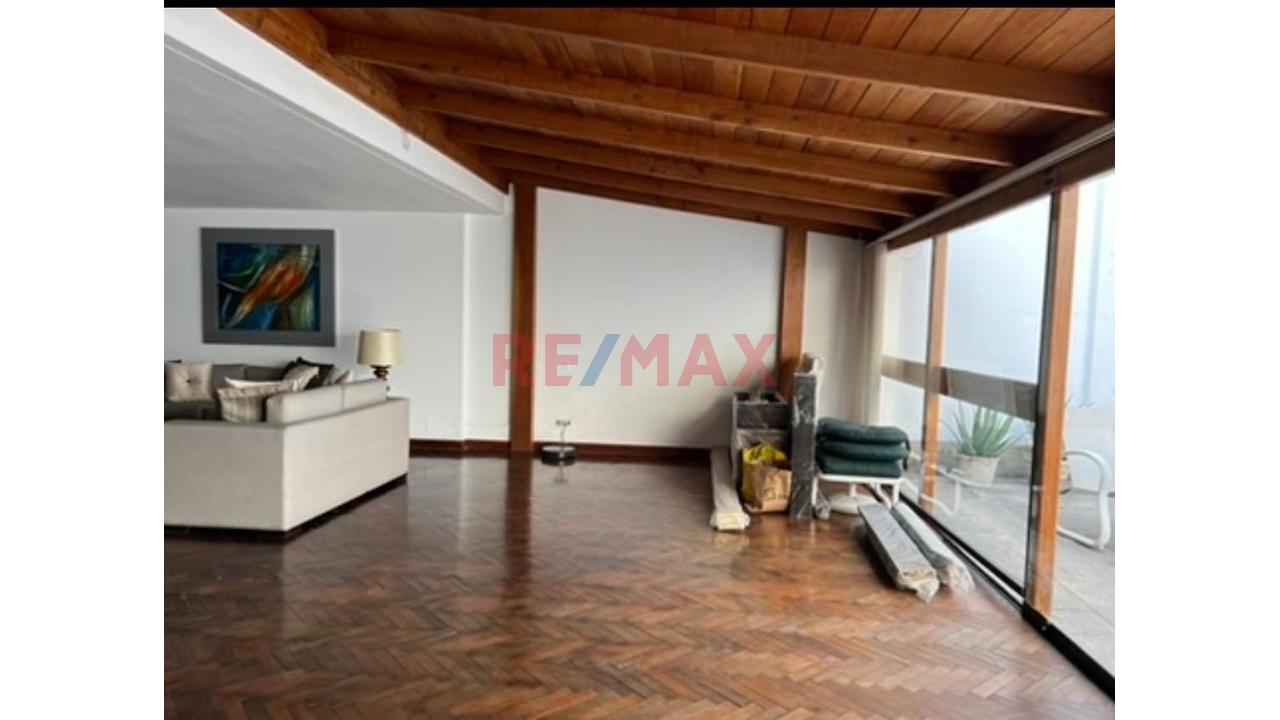 Casa Exclusiva En Barranco Límite Miraflores Y Surco — Ubicación Estratégica Y Espacios Premiun — foto 6